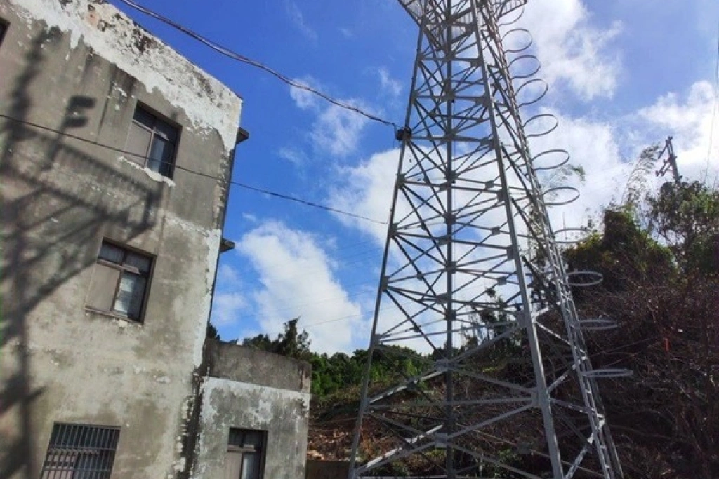 苗警局白沙所鐵塔網拍　起標價新台幣5千元