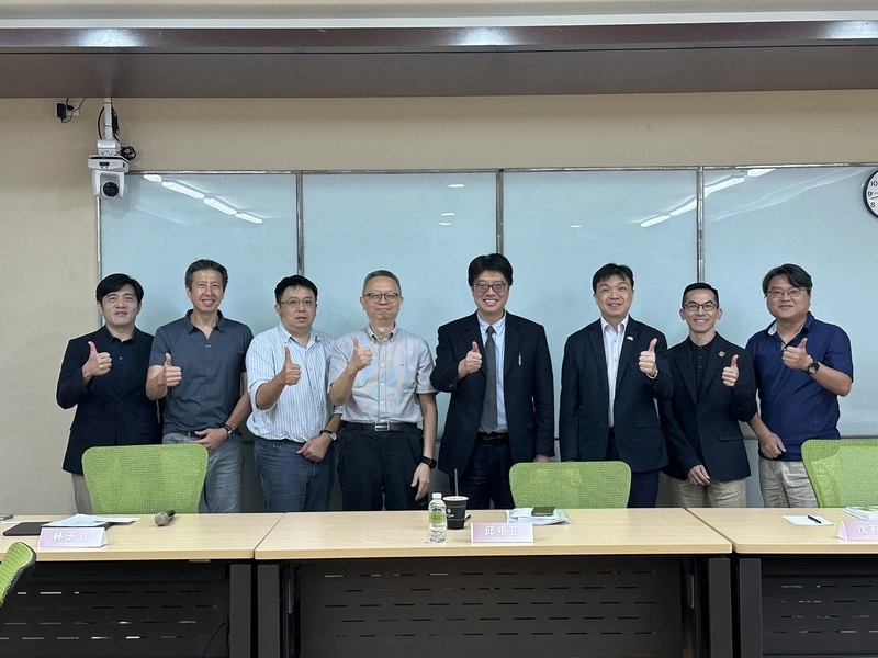中國境管新規範圍模糊　邱垂正憂台灣民眾赴陸進得去出不來