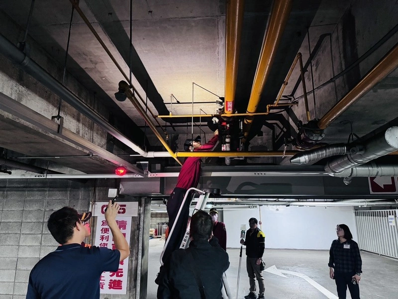 春節前夕　高雄消防局安檢前鎮區量販店合格