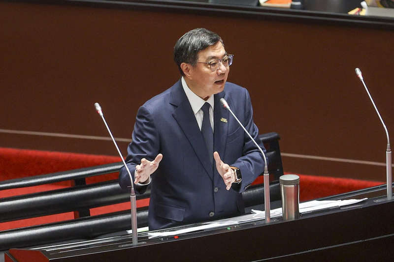 卓榮泰赴立院報告備詢