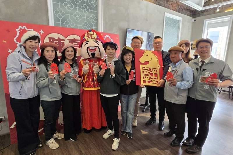 陳亭妃推馬年主題紅包　台南設點快閃拜年限量發放