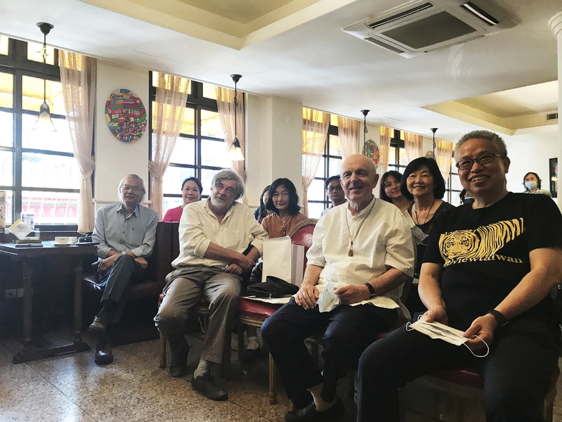 周夢蝶全集出版