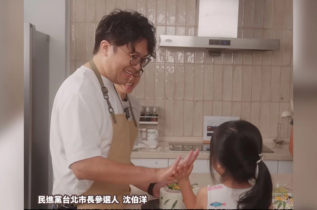 剪短頭髮竟把女兒嚇哭 如今她已成最投入「小助選員」