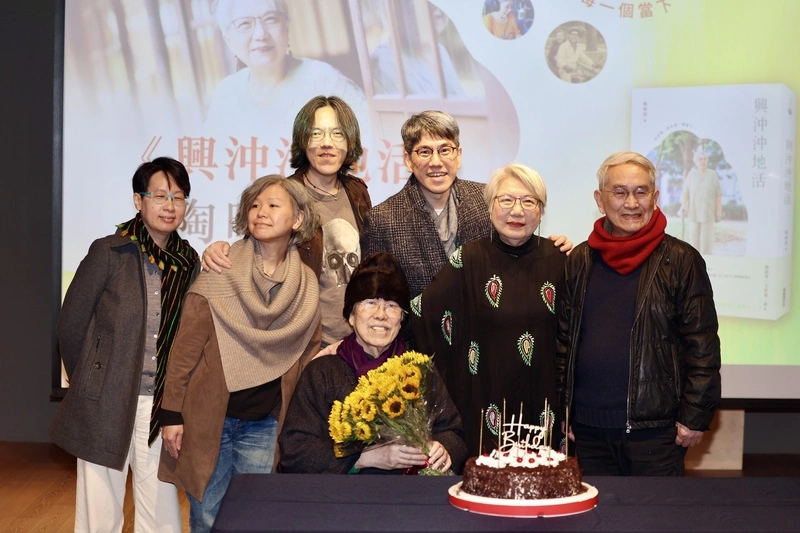 民歌之母陶曉清新書發表　「興沖沖」展現熟年姿態