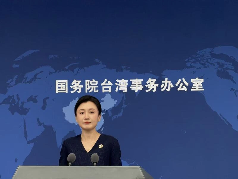 拍賴總統「捏頭照」遭逐  國台辦宣稱對陸生赴台意願有負面影響