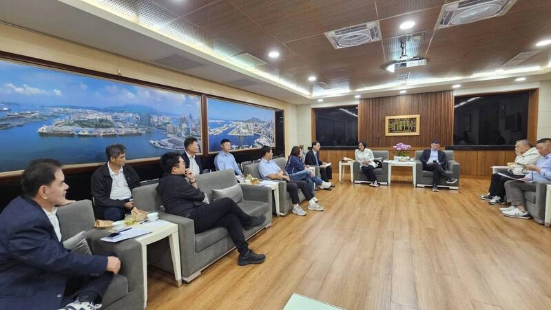 高市議會程序委員會議　康裕成主持