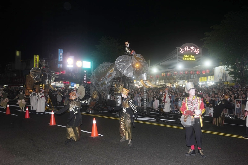 「大象來了」爆人潮　6日現場、網路直播分流