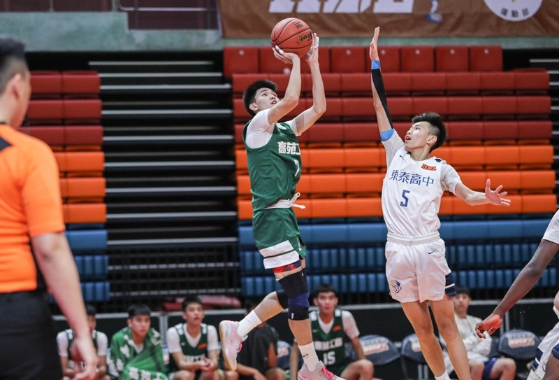 紀伍柏俊飆抄截大三元　助HBL東泰輕取高苑