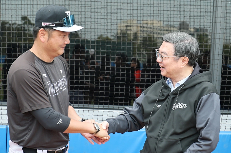 卓榮泰為經典賽台灣隊加油　致贈20萬元加菜金