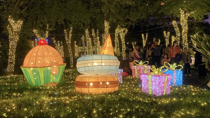 新北歡樂耶誕城入夜燈飾吸睛（2）