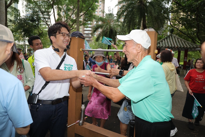 請益歷任北市長　沈伯洋︰對人有批評不代表要丟掉對的事