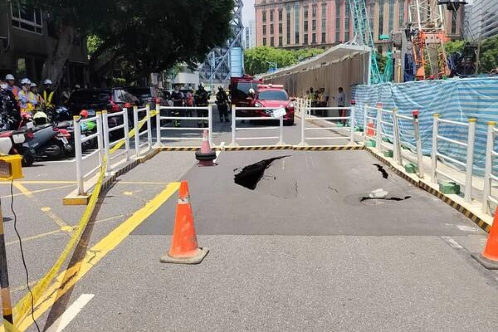 北市敦化北路現天坑、瓦斯外洩　緊急疏散民眾