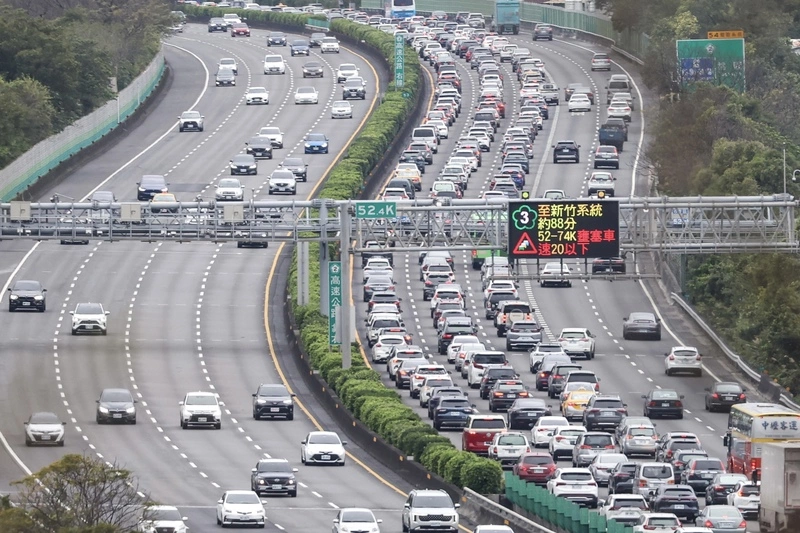 大年初一走春  公路局籲善用幸福公路APP查路況