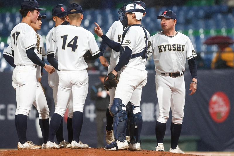 台日高中棒球對抗賽新垣有絃遇亂流　教練安撫