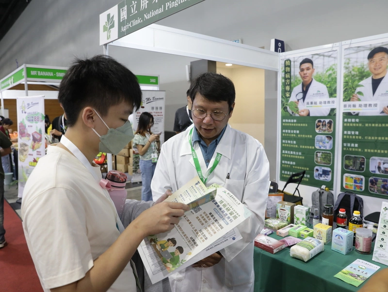 大馬油棕靈芝病難防　台灣植物診療專家跨海問診