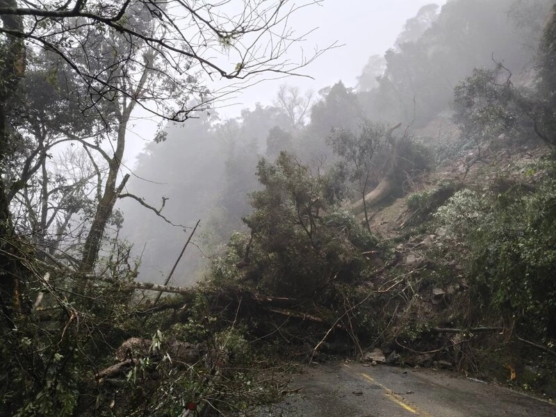 台7甲中橫宜蘭支線米摩登段坍方　封路管制