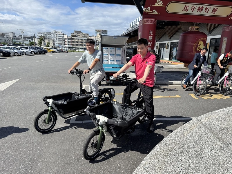 花蓮轉運站觀光案內所啟用  可免費租借載物電輔車