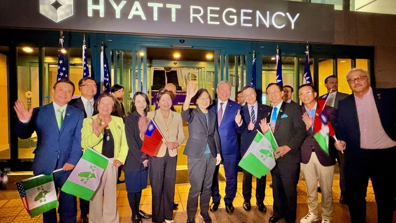 蔡英文抵舊金山  台僑迎接高喊台灣民主有你有我