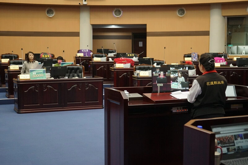民進黨花蓮縣議員張美慧質詢