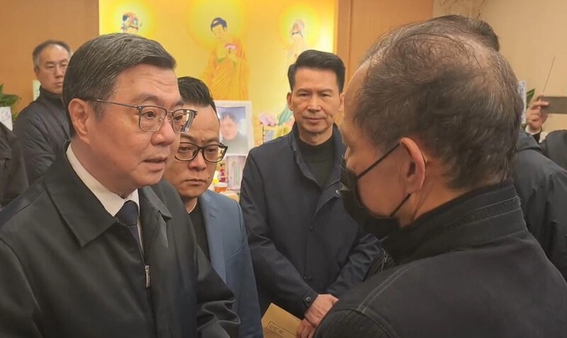 基隆勇消詹能傑殉職　卓榮泰赴靈堂上香慰問家屬