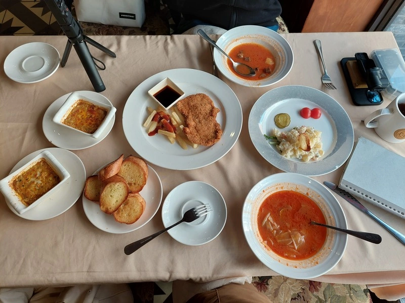 上海最老西餐廳拆遷  老顧客忙打卡回味