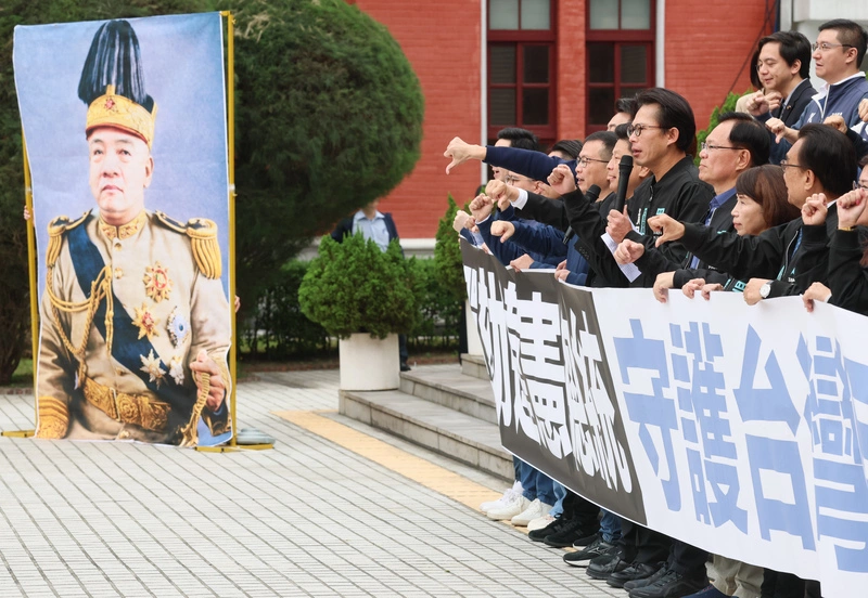 藍白立法院黨團議場前舉行記者會（3）