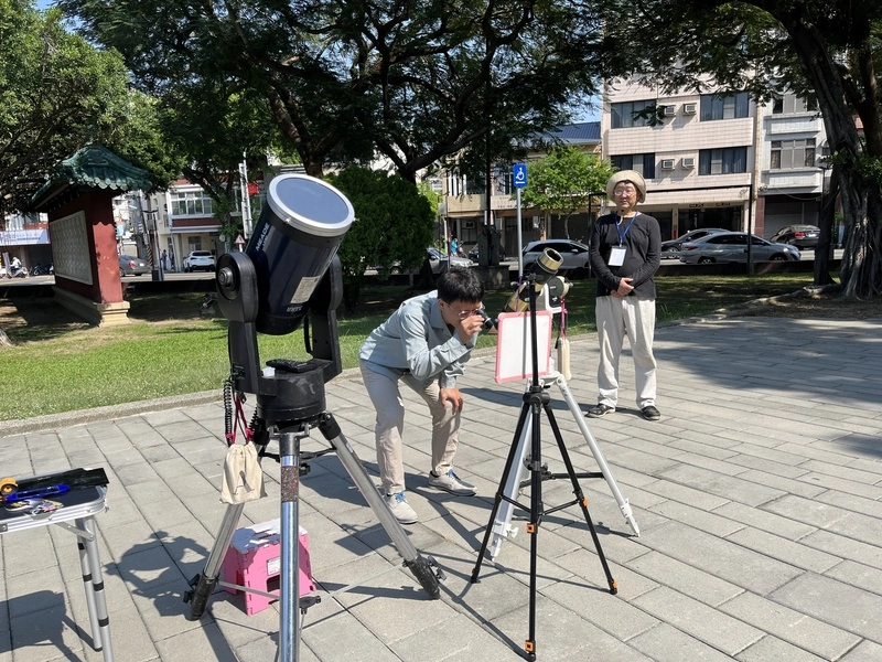 日本工程師台南架起望遠鏡　台日暖心天文交流