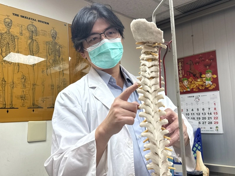 農曆7月走路不穩非卡陰　醫：恐頸椎退化壓迫神經作祟