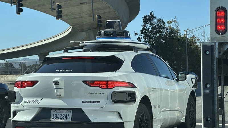 Waymo因大停電停擺引發熱議