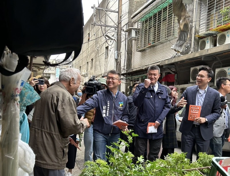 台灣全民安全指引普發　林飛帆馬士元訪視發放情形