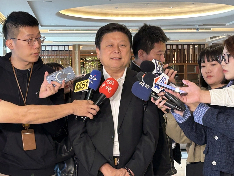 國民黨立法院黨團宴請李乾龍