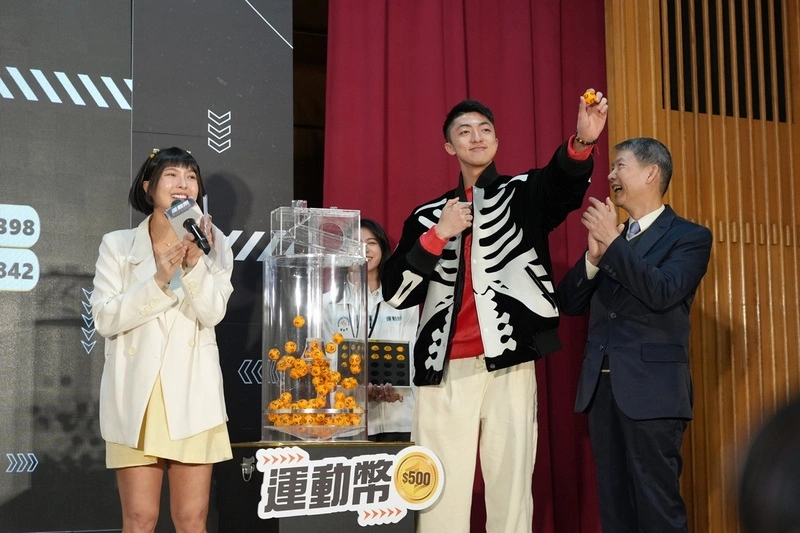 擊劍新星李讓為運動幣抽籤　有預感抽到自己