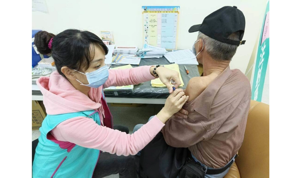 春節返鄉高峰在即!新冠疫苗擴大全民接種至2月底 基隆市府籲民眾儘早接種