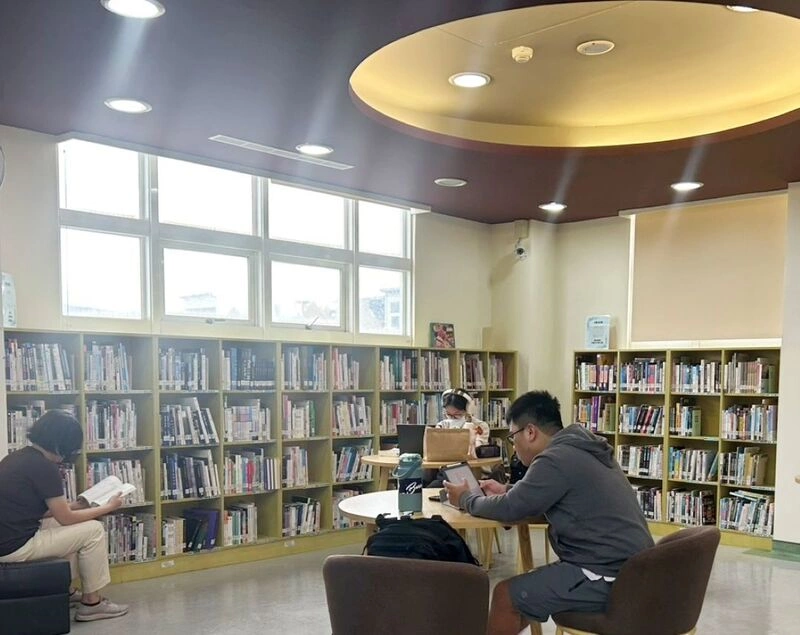 中市圖苦讀翻轉人生  考生考取公職回饋啟動善循環