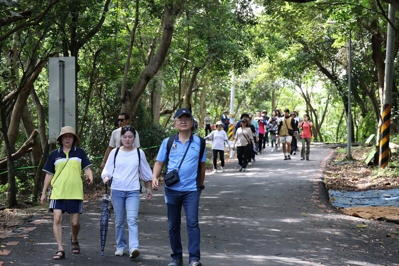 南投縣府400員工登山促進健康　盼轉化優質服務