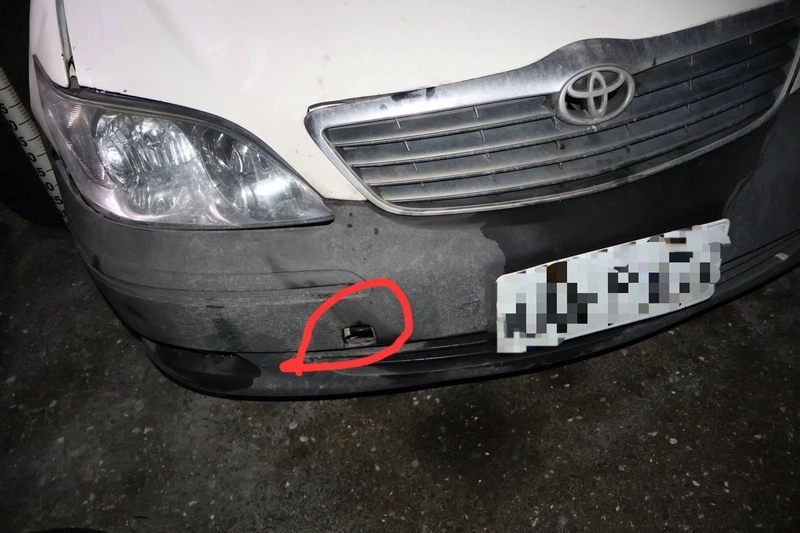 過馬路老婦遭撞重傷　警從拖車鉤蓋緝獲肇逃犯