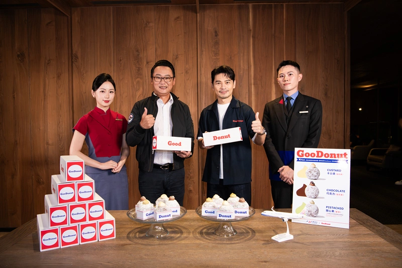 華航攜手甜甜圈名店　快閃桃機貴賓室