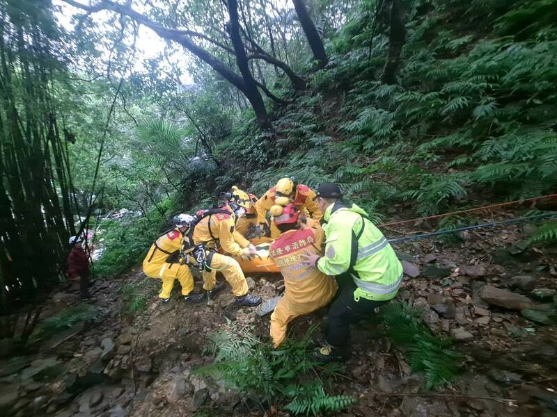 男子獨攀基隆龍門谷　失足掉落邊坡受困2日獲救