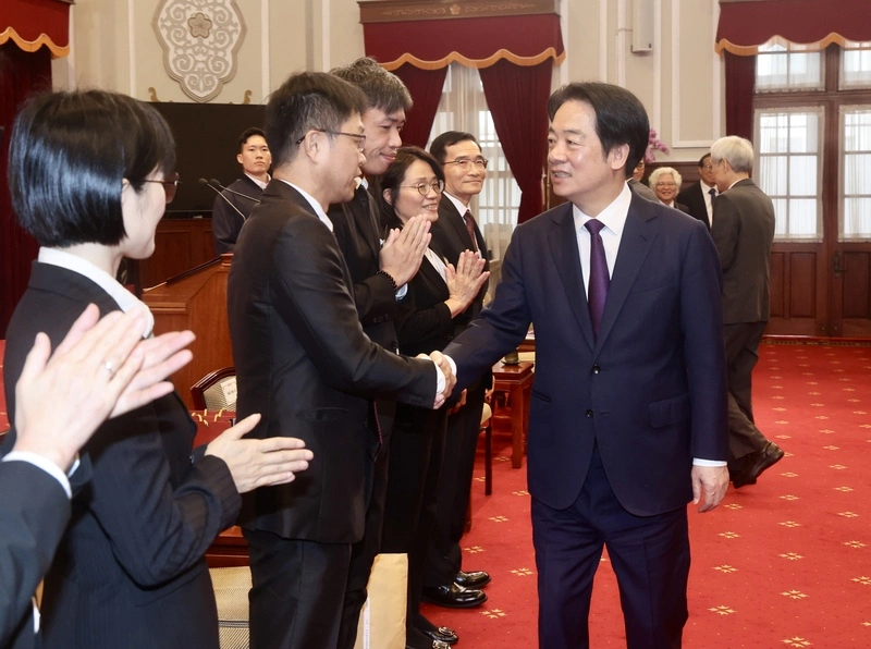 賴總統接見全國模範公務人員代表（1）