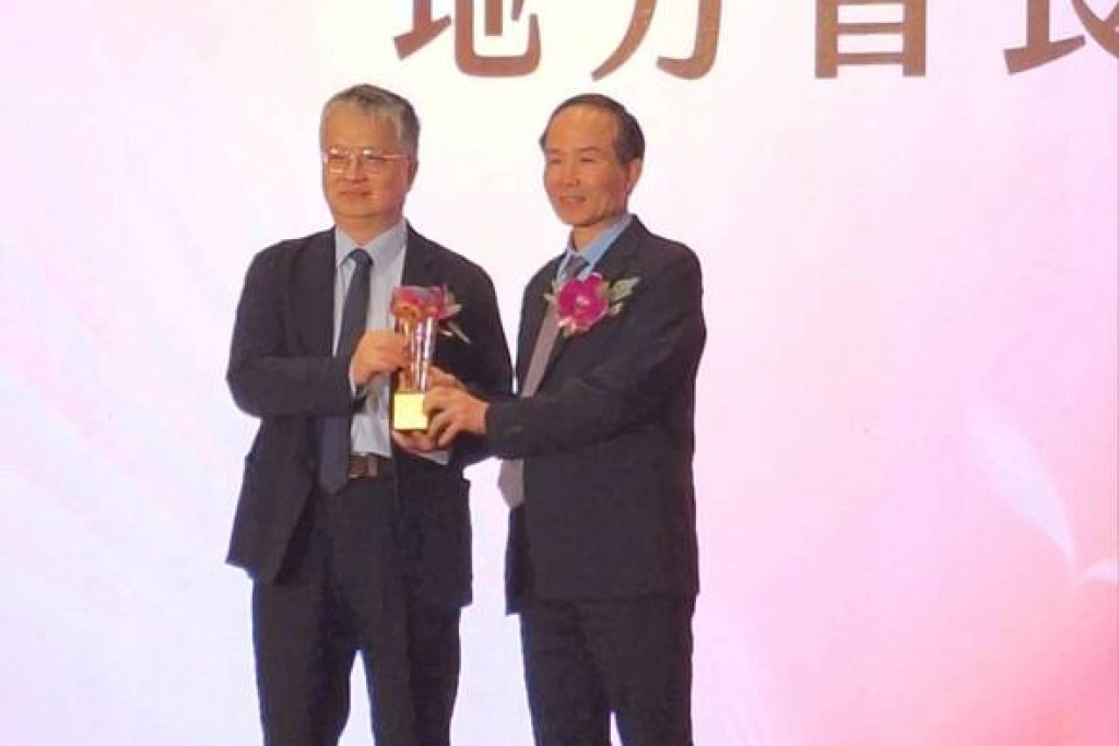 圖書館事業貢獻獎　張善政獲地方首長獎