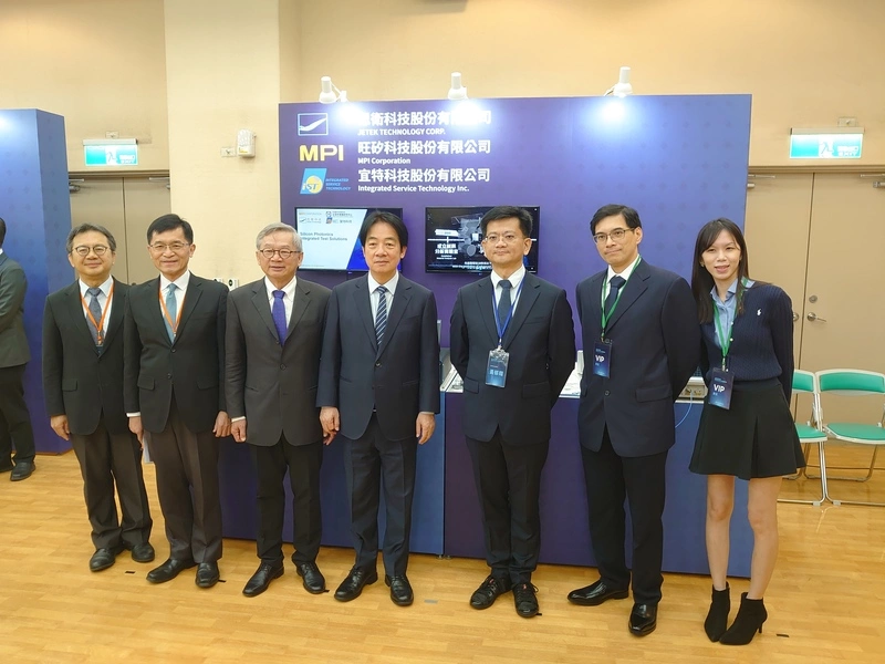 賴總統聽取業者矽光子技術成果報告