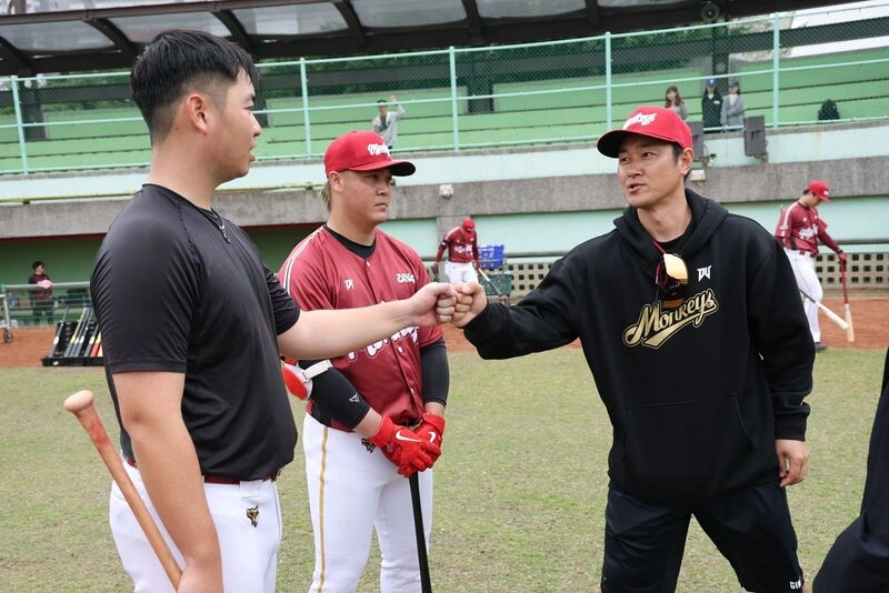 2日職球星來台指導猿隊　點名邱鑫、陳佳樂值得期待