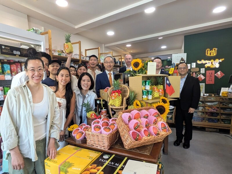 屏東芒果嘉義鳳梨英國上市　台灣好物前進國會