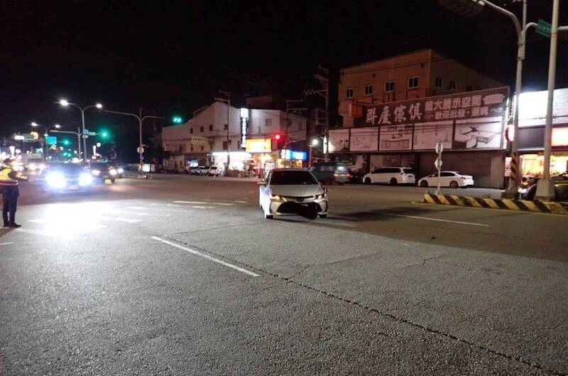 台中清水2行人走斑馬線遭撞