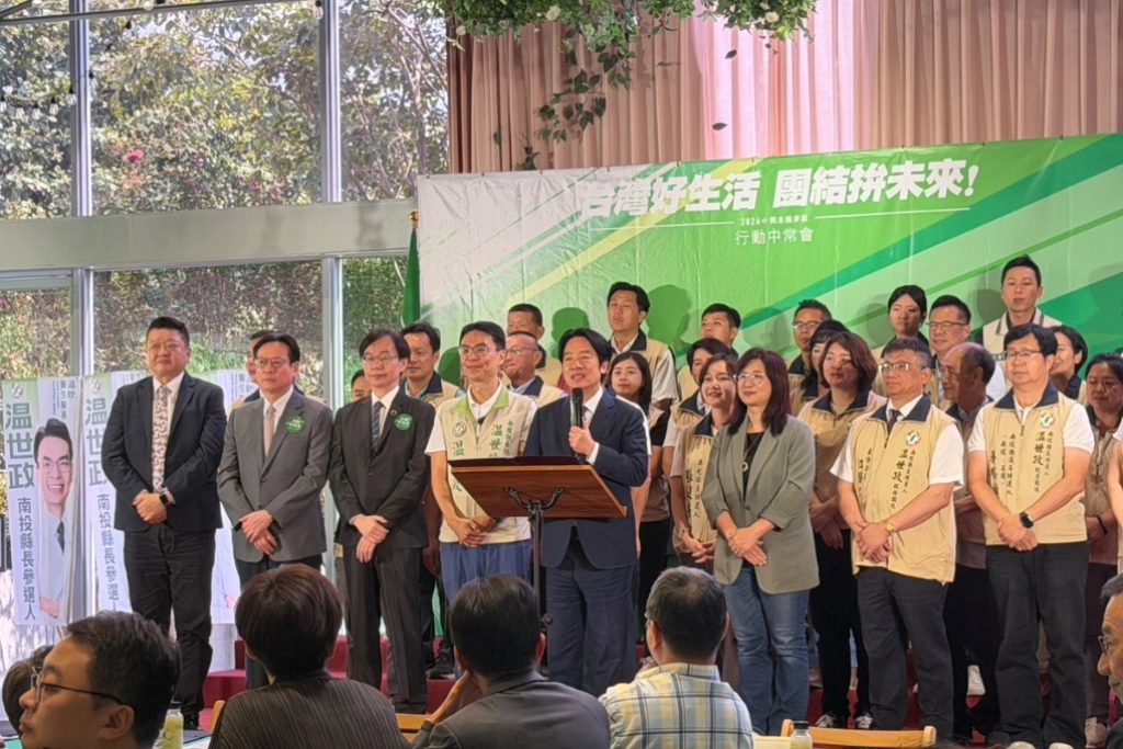 行動中常會喊名間鄉長陳翰立辛苦了...賴清德:喝了溫世政泡的雞尾酒解決焚化爐問題「才有笑容」