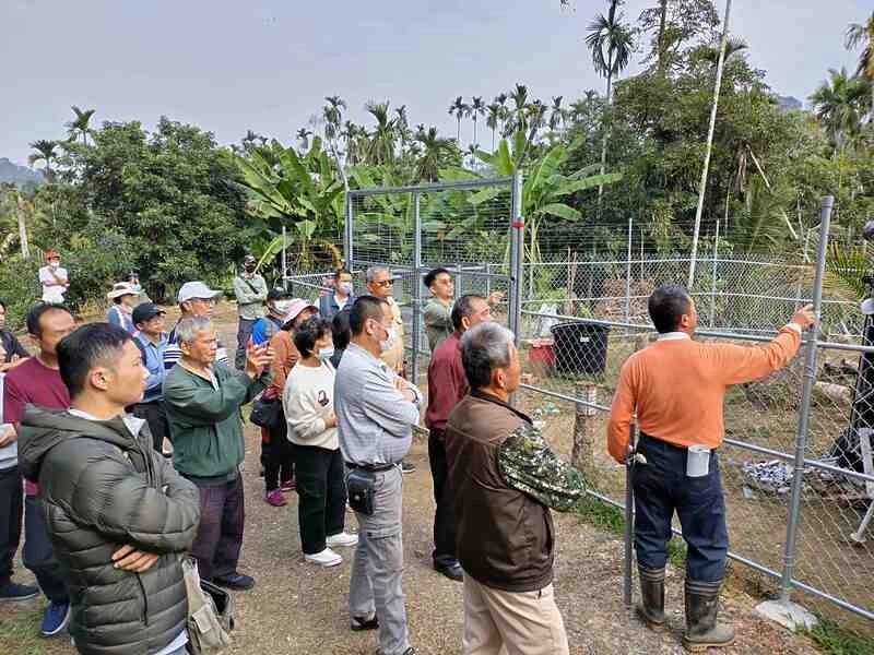 架設電圍網防治獼猴侵擾（2）