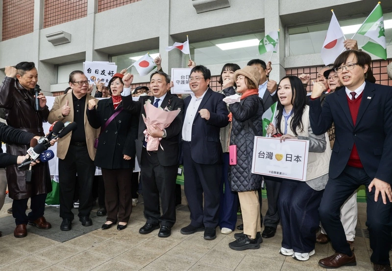 中裔日籍參議員石平訪台　支持民眾接機歡迎