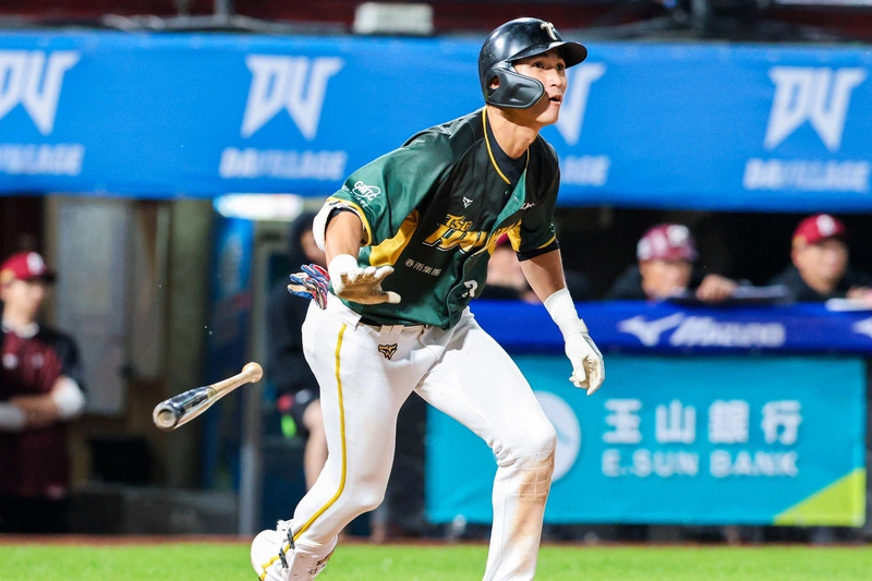 陳文杰4安錯過完全打擊　2分砲助雄鷹2連勝