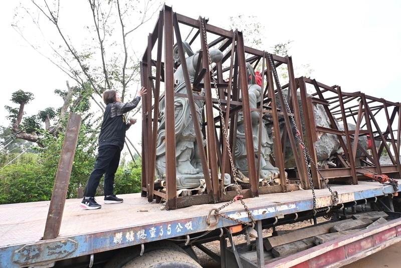 彰化福安宮媽祖園區恭迎青斗石媽祖塑像