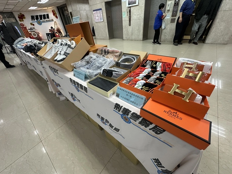 兄弟檔從中國進仿製精品開IG兜售　警逮15人送辦